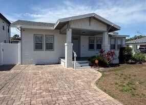 208 N Tampania Ave in Tampa, FL - Building Photo