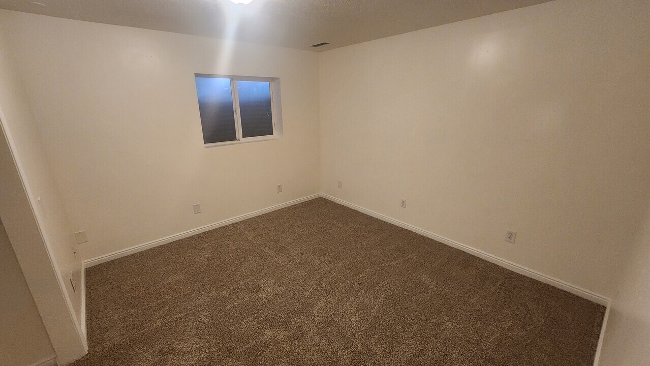 5509 S Conestoga Cir in Kearns, UT - Building Photo