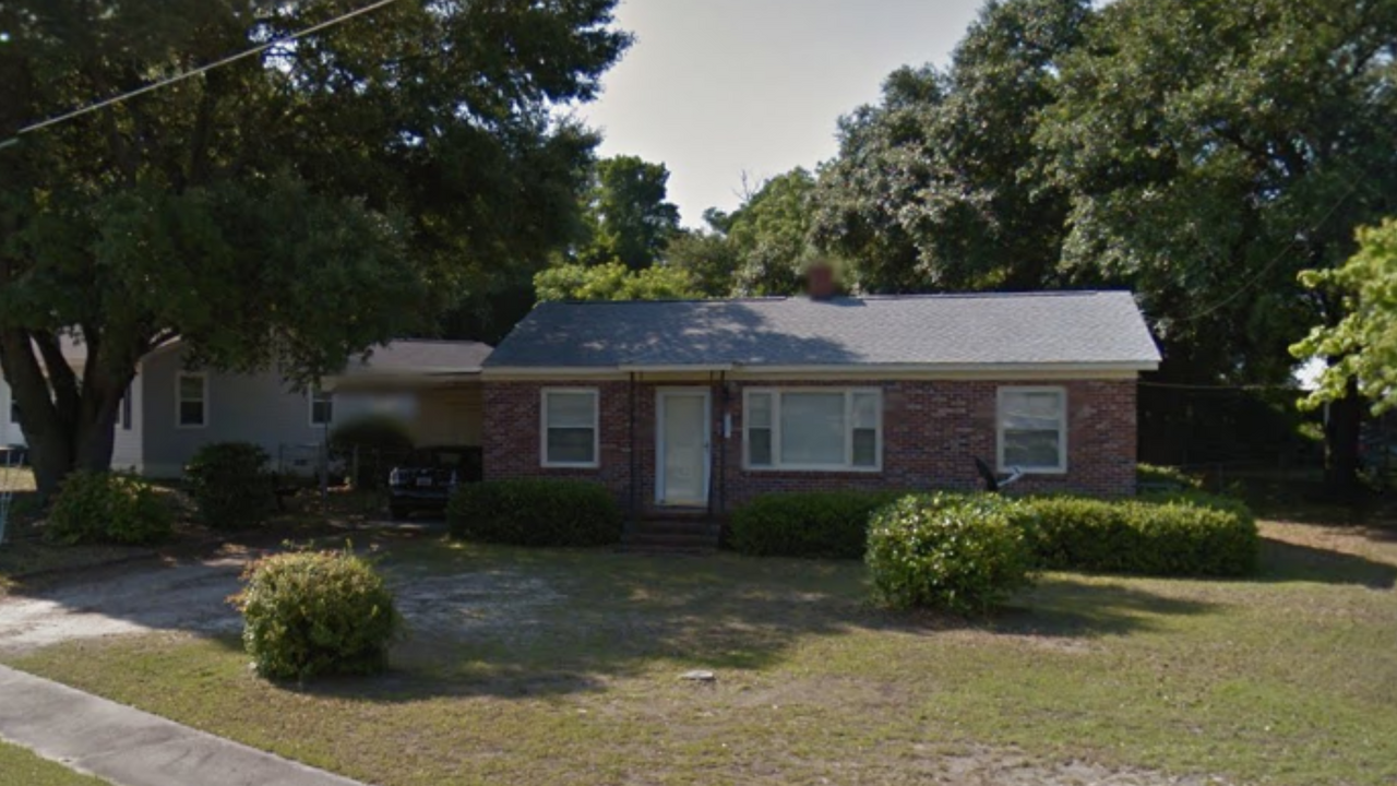 327 McDonald Dr in Barnwell, SC - Foto de edificio