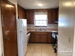 830 Christian Dr in Pensacola, FL - Building Photo - Building Photo