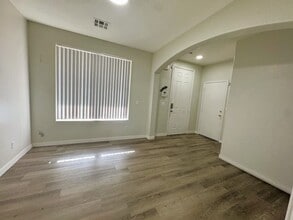 2401 Living Rock Ave in Las Vegas, NV - Building Photo - Building Photo