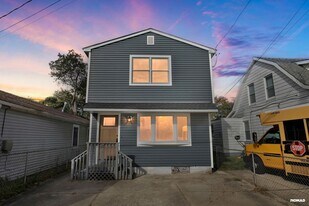 23 Euclid Ave in Keansburg, NJ - Building Photo