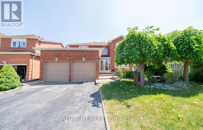 property at 5 Janna Ct