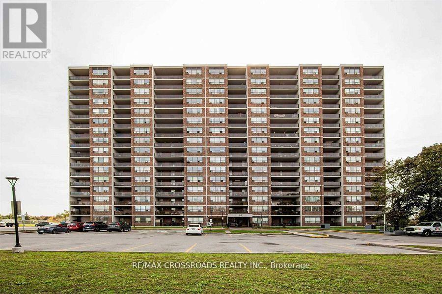 45 Sunrise Ave in Toronto, ON - Building Photo