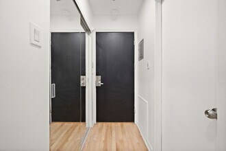 Le Camelia in Montréal, QC - Building Photo - Building Photo