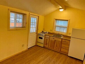 3742 Tamarack Ave in South Lake Tahoe, CA - Foto de edificio - Building Photo