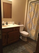 1820 E Capitol Ave-Unit -1820-221 in Bismarck, ND - Building Photo - Building Photo