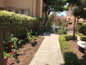 4544 El Cerrito Dr-Unit -Room 7 in San Diego, CA - Building Photo - Building Photo