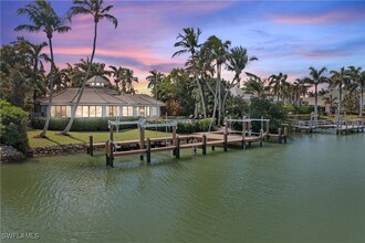 989 Admiralty Parade in Naples, FL - Building Photo - Building Photo