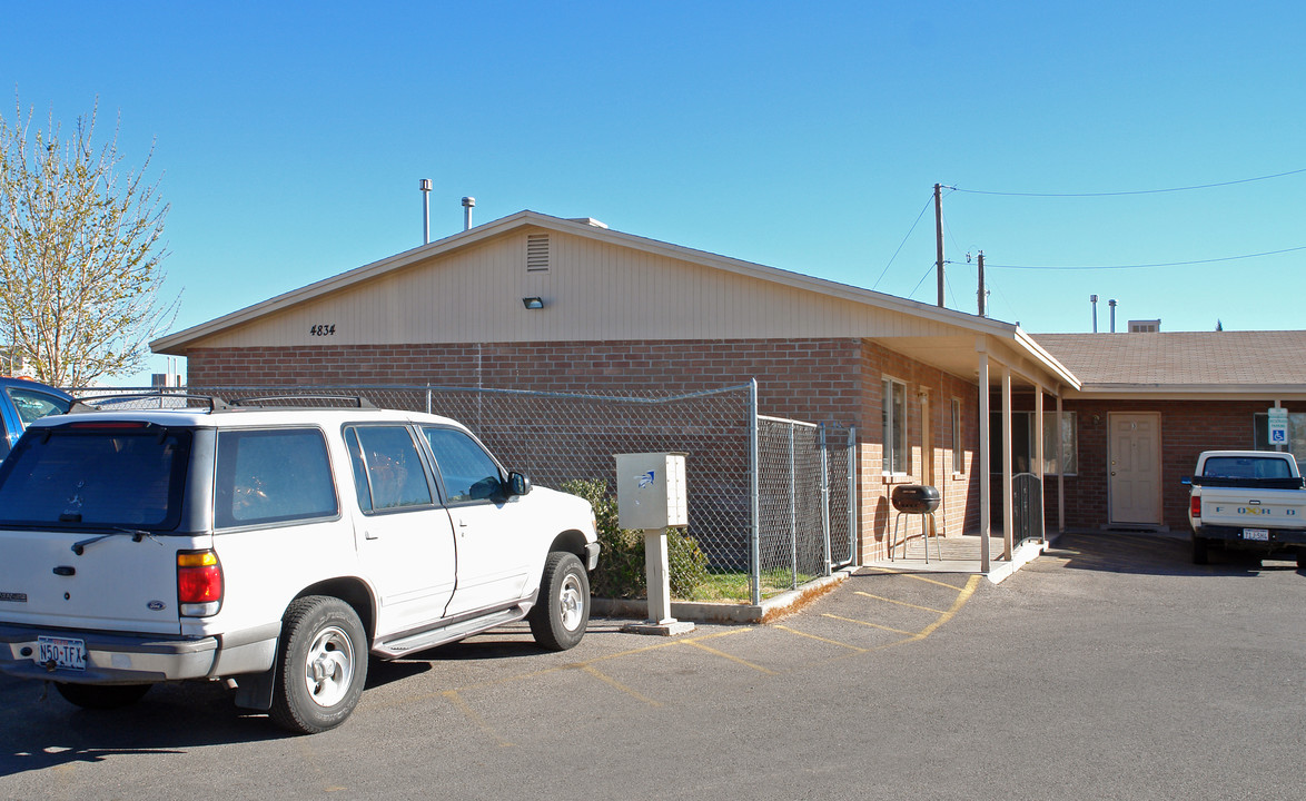 4834 Hercules Ave in El Paso, TX - Foto de edificio