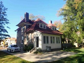 1015 Cedar Rd in Ambler, PA - Building Photo - Building Photo