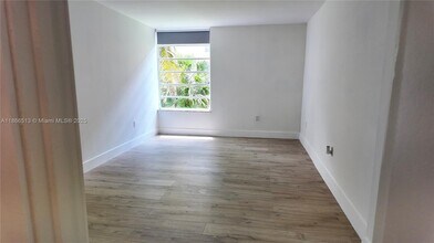 840 NW 87th Ave in Miami, FL - Building Photo - Building Photo
