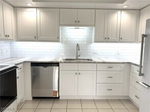 3923 SE 11th Ave in Cape Coral, FL - Building Photo - Building Photo