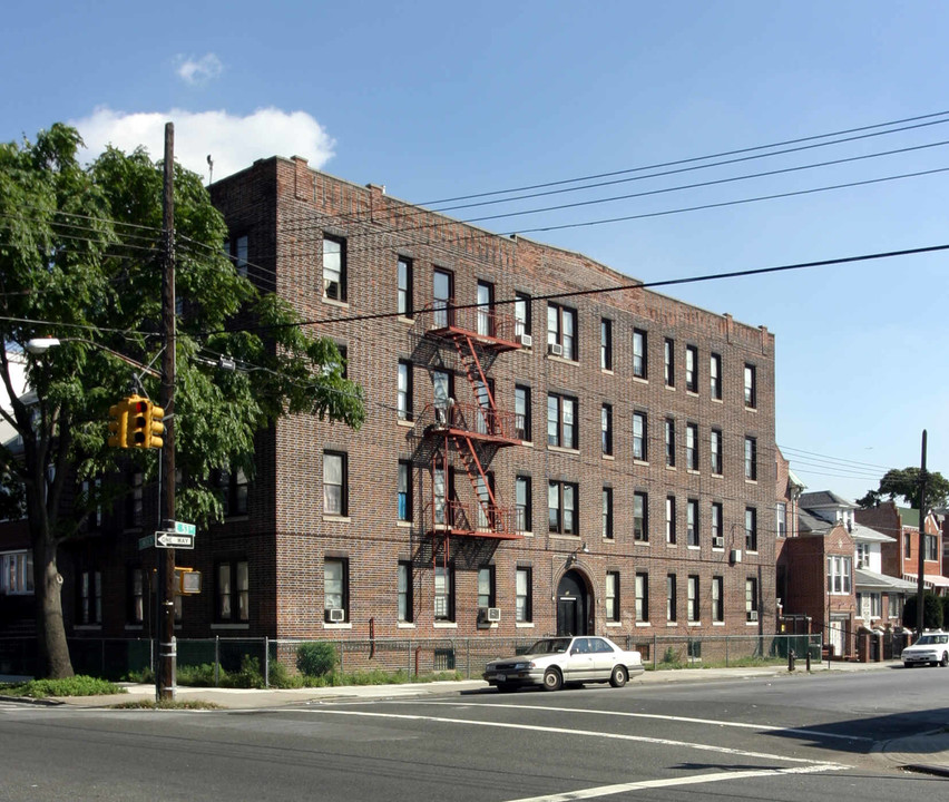 820 Linden Blvd in Brooklyn, NY - Foto de edificio