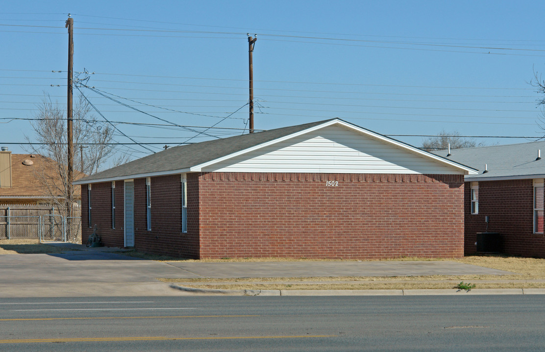 1502-1508 82nd St in Lubbock, TX - Building Photo