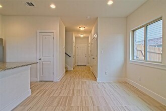 555 White Steppe Way in Georgetown, TX - Building Photo - Building Photo