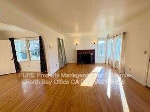 400 Upham St in Petaluma, CA - Building Photo - Building Photo