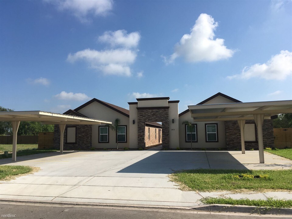 3813 Valeria St in Edinburg, TX - Building Photo