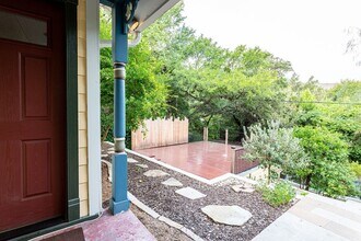 1013 Melissa Ln in Austin, TX - Building Photo - Building Photo