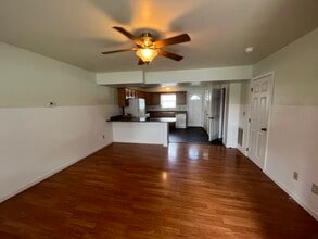 9 - 13 E Verity St., Unit 11 in The Plains, OH - Foto de edificio - Building Photo