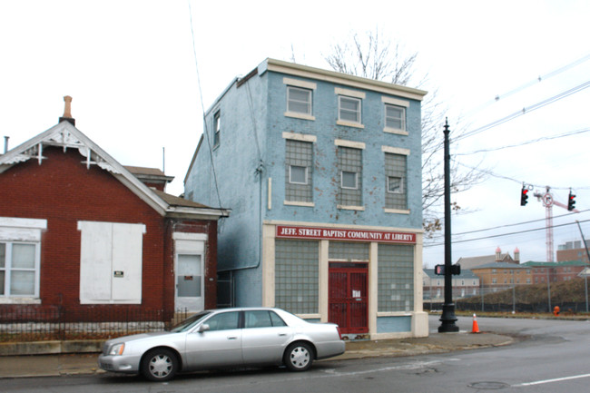 800 E Liberty St in Louisville, KY - Building Photo - Building Photo