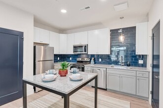 Harrison Landing Apartments in Perrysburg, OH - Foto de edificio - Building Photo