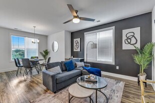 928 S Miami Blvd in Durham, NC - Building Photo