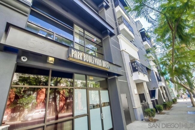 525 11th Ave in San Diego, CA - Building Photo - Building Photo