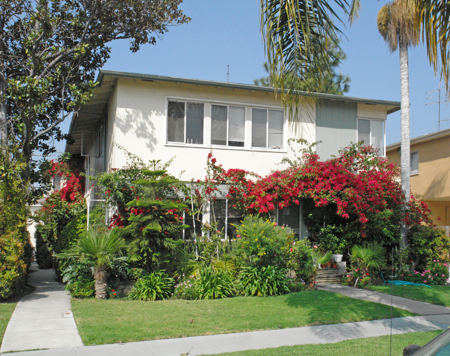 Holt House in Los Angeles, CA - Building Photo