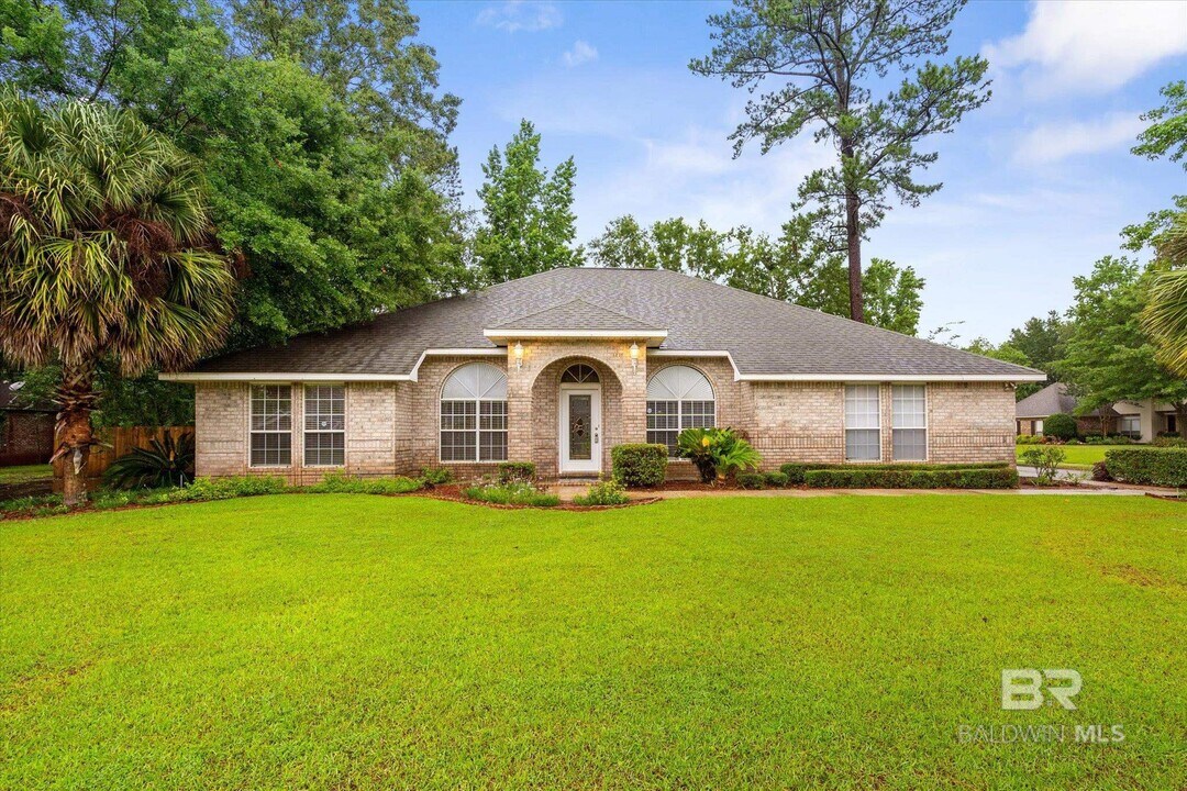 9381 Marchand Ave in Daphne, AL - Building Photo