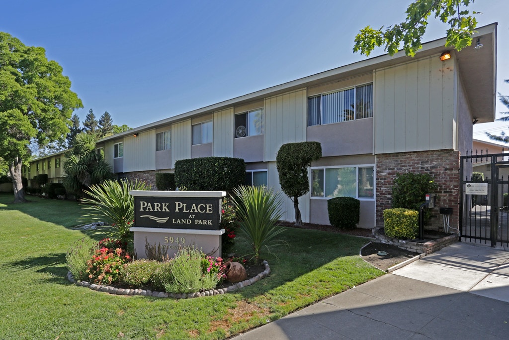 Park Place at Land Park Sacramento, CA Apartments