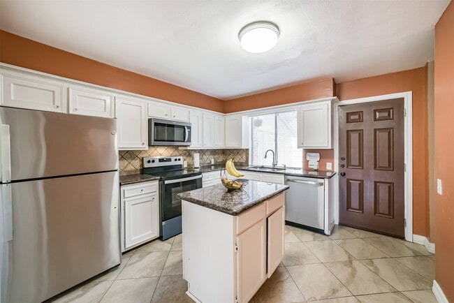 property at 4708 N Cashel Cir
