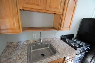 30 Coburn St in Salem, NH - Building Photo - Building Photo