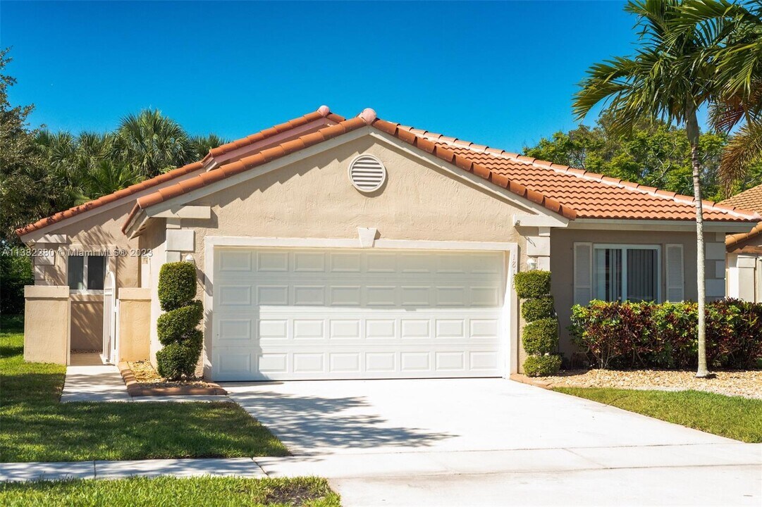 18170 NW 18th St in Pembroke Pines, FL - Building Photo