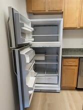 398 Parrott St, Unit 104 in San Leandro, CA - Building Photo - Building Photo