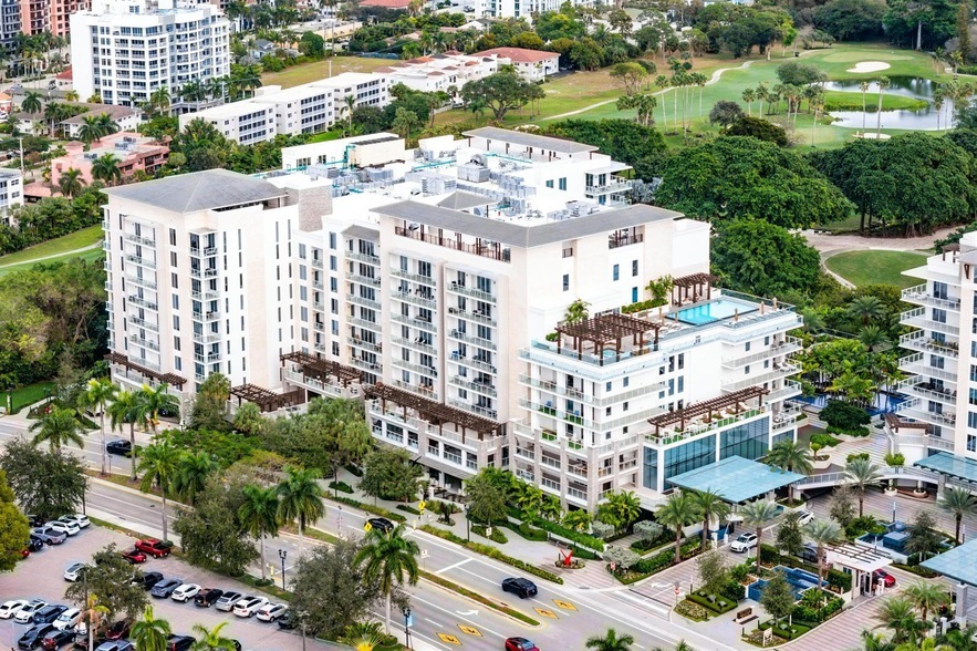 200 SE Mizner Blvd, Unit 216 in Boca Raton, FL - Building Photo