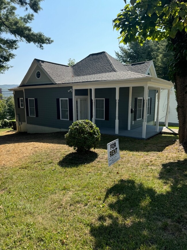 property at 122 6th St NE