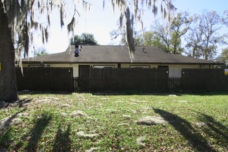 3950 SE 19th Ave in Ocala, FL - Foto de edificio - Building Photo