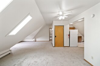 232 Woodward Avenue in Kalamazoo, MI - Building Photo - Interior Photo