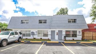 2010-2018-2018 NW 59th Terrace in Lauderhill, FL - Building Photo
