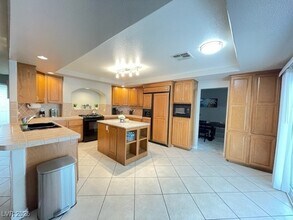 7948 S Coronado Island St in Las Vegas, NV - Building Photo - Building Photo
