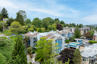 Magnolia Ridge in Seattle, WA - Building Photo - Building Photo