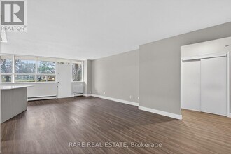 4340 Bloor St W in Toronto, ON - Building Photo - Building Photo