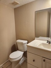 13057 Clarewood Dr in Houston, TX - Building Photo - Building Photo