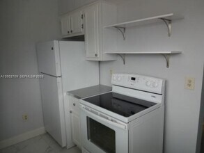 1190 Washington Cir in Homestead, FL - Building Photo - Building Photo