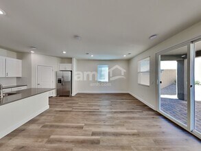 10389 Bishops Cap St in Las Vegas, NV - Building Photo - Building Photo