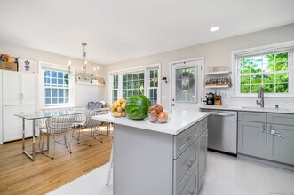 1115 Black Rock Tpke in Fairfield, CT - Building Photo - Building Photo
