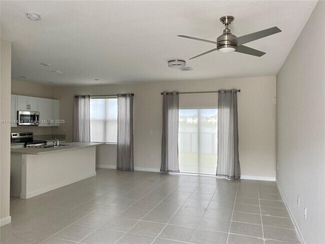 10265 SW 231st Ln in Cutler Bay, FL - Building Photo - Building Photo
