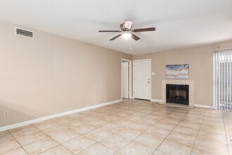 10835 Braes Bend Dr in Houston, TX - Building Photo - Building Photo