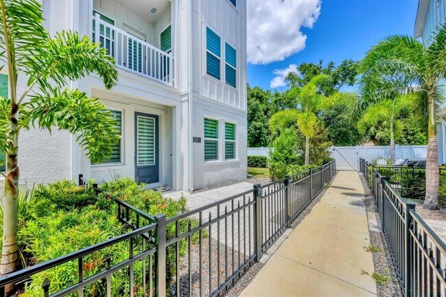2513 Boone Ct in Sarasota, FL - Building Photo - Building Photo